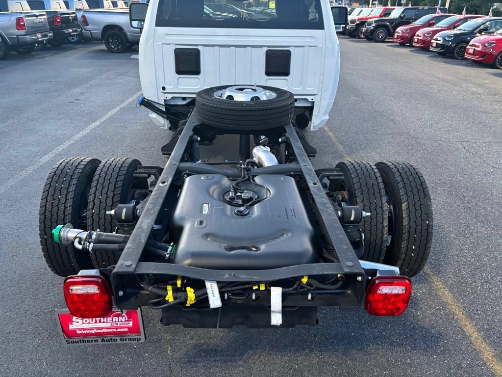 New 2024 RAM 5500 Tradesman w/ Safety Group AWD/4WD image 5