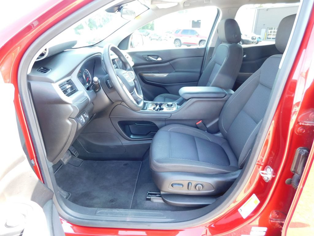 Used 2023 GMC Acadia SLE w/ Driver Convenience Package FWD image 12