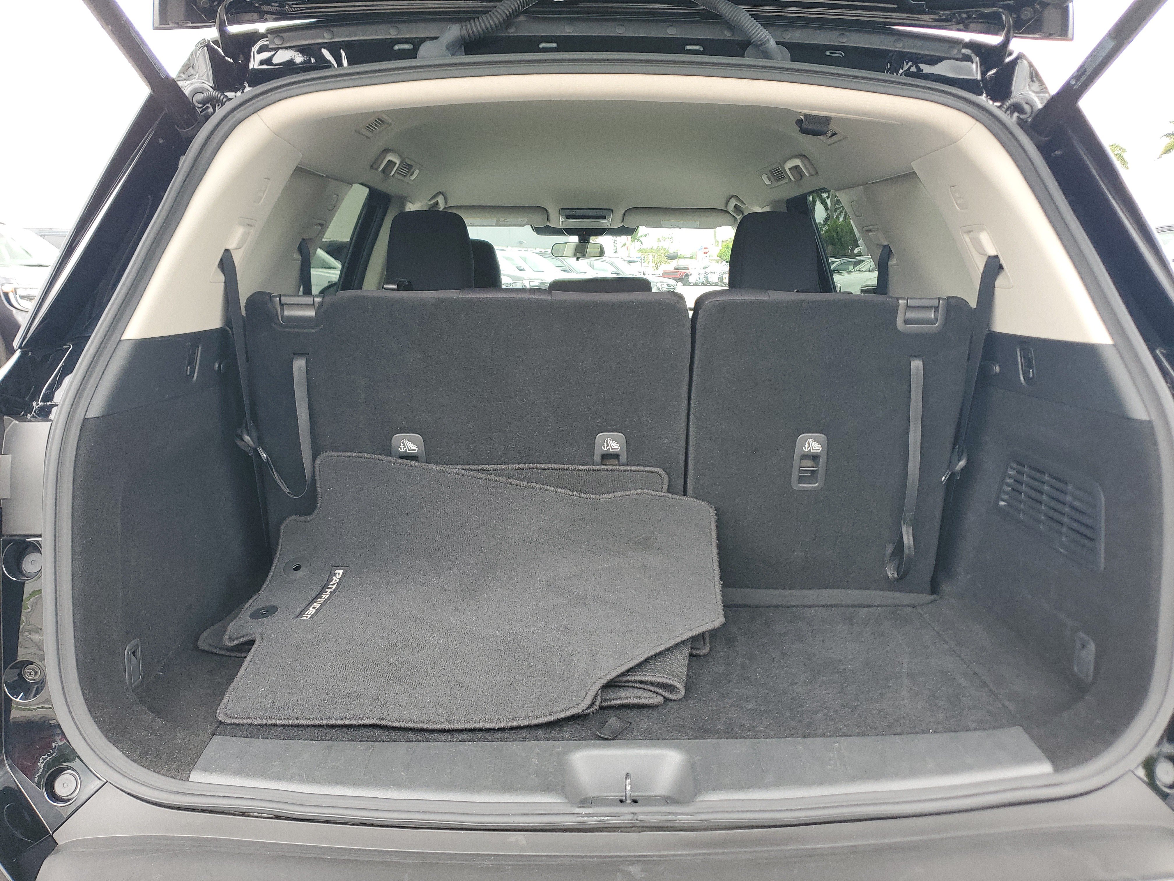 Certified 2025 Nissan Pathfinder SV w/ Black Appearance Package FWD image 15
