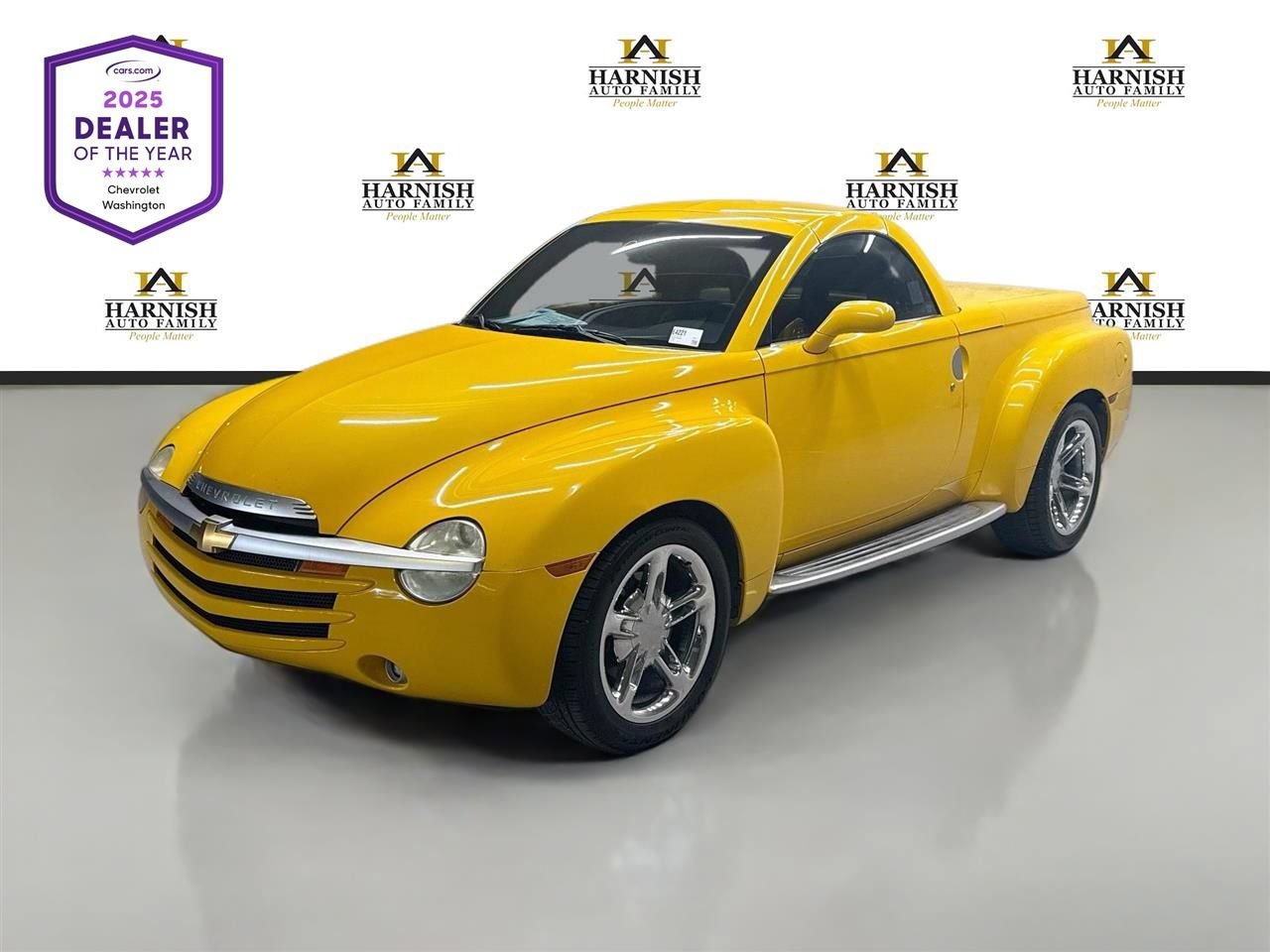 Used 2003 Chevrolet SSR w/ Preferred Equipment Group RWD image 1