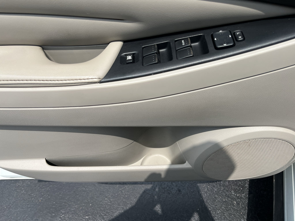 Used 2011 MAZDA CX-7 i SV FWD image 13