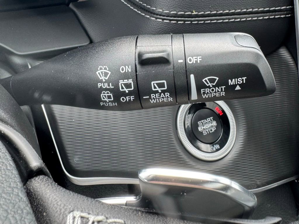 New 2025 Jeep Grand Cherokee Altitude image 19