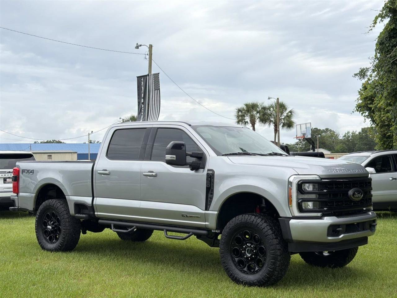 Used 2023 Ford F350 Lariat w/ Black Appearance Package AWD/4WD image 3