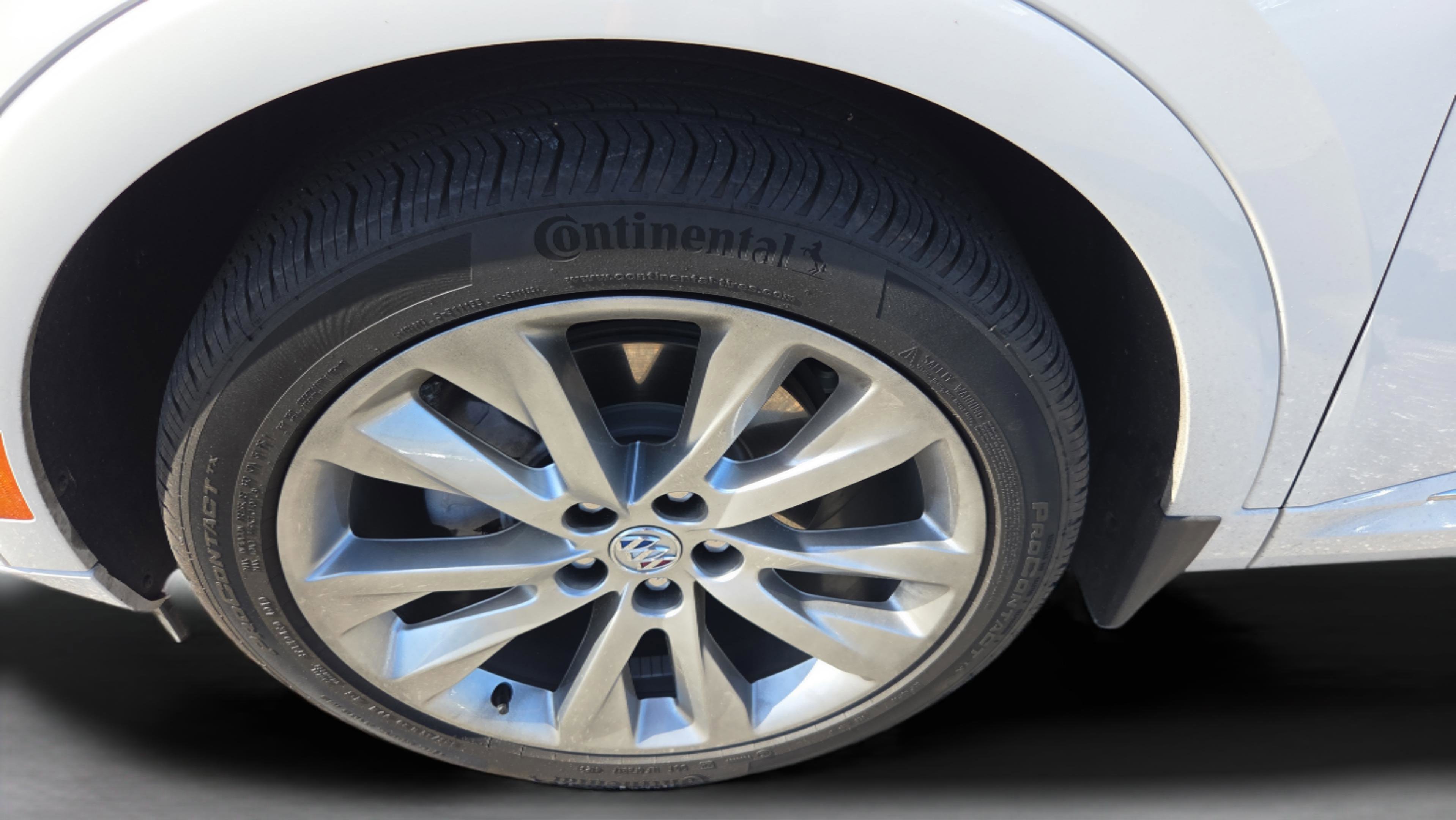 Used 2023 Buick Envision Avenir image 35