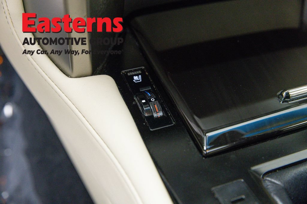 Used 2021 Lexus GX 460 w/ Accessory Package AWD/4WD image 22