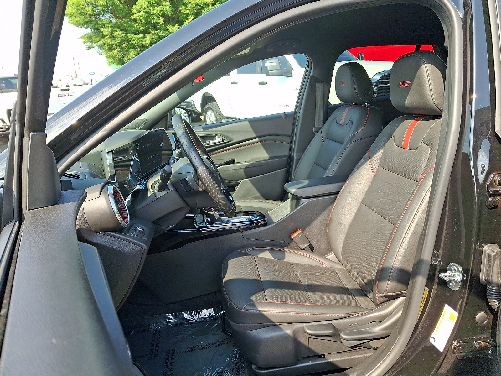 Used 2025 Chevrolet Trax RS w/ Driver Confidence Package FWD image 13