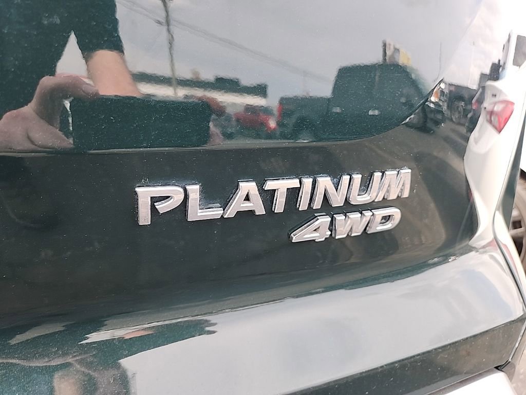 Used 2022 Nissan Pathfinder Platinum w/ Cargo Package image 5