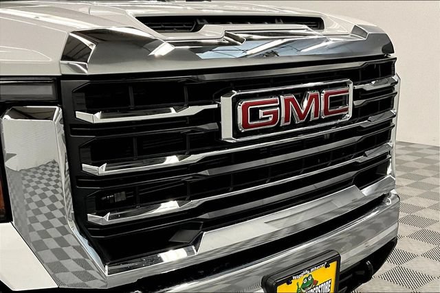 Used 2024 GMC Sierra 3500 SLE w/ SLE Convenience Package AWD/4WD image 32