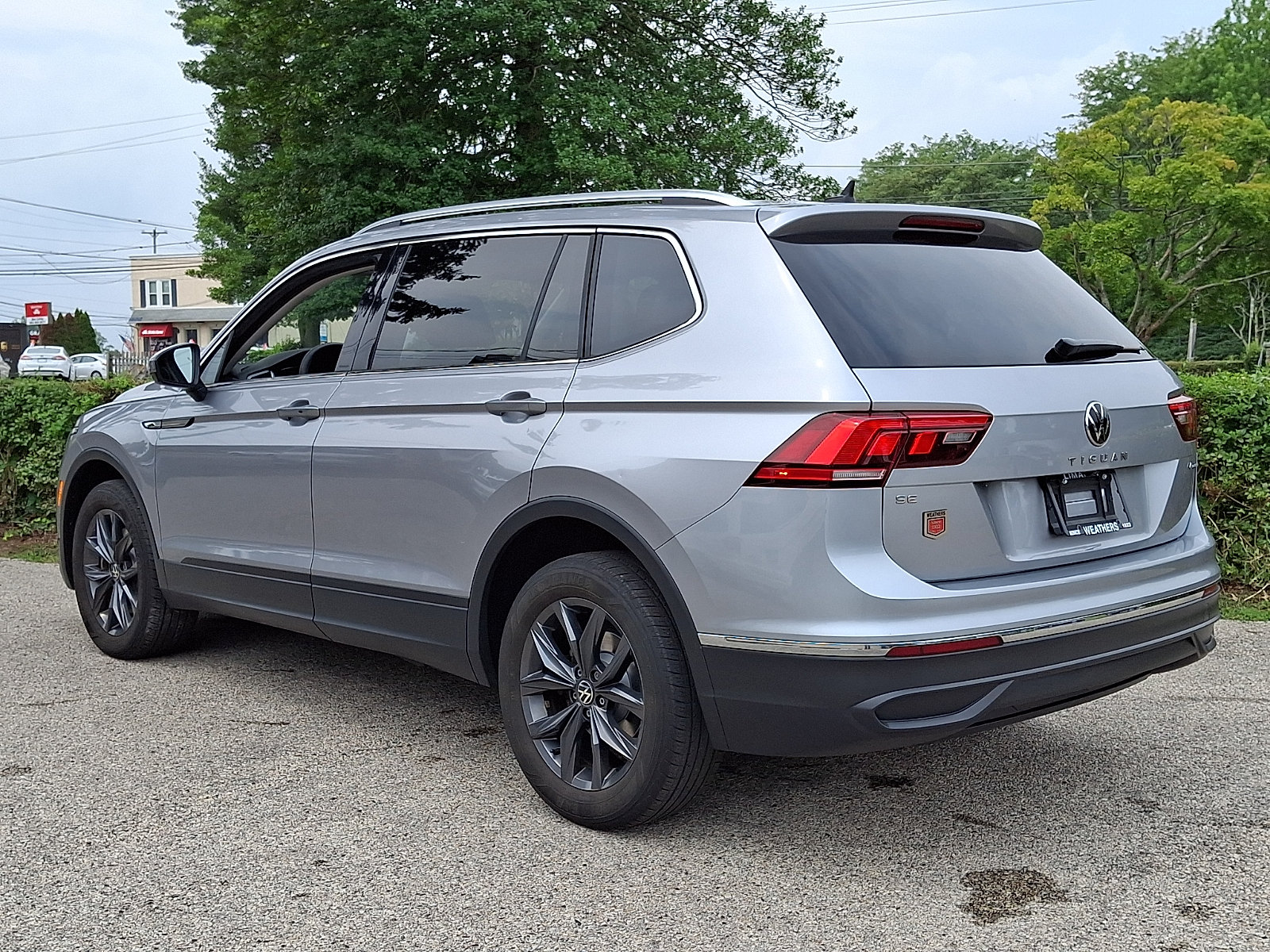Used 2023 Volkswagen Tiguan SE AWD/4WD image 4