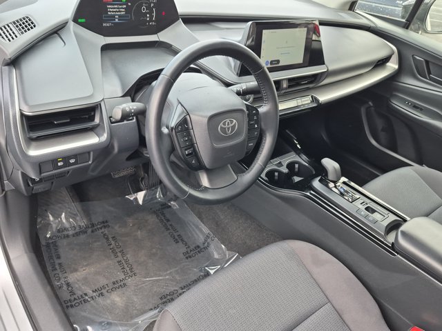 Used 2025 Toyota Prius LE FWD image 17