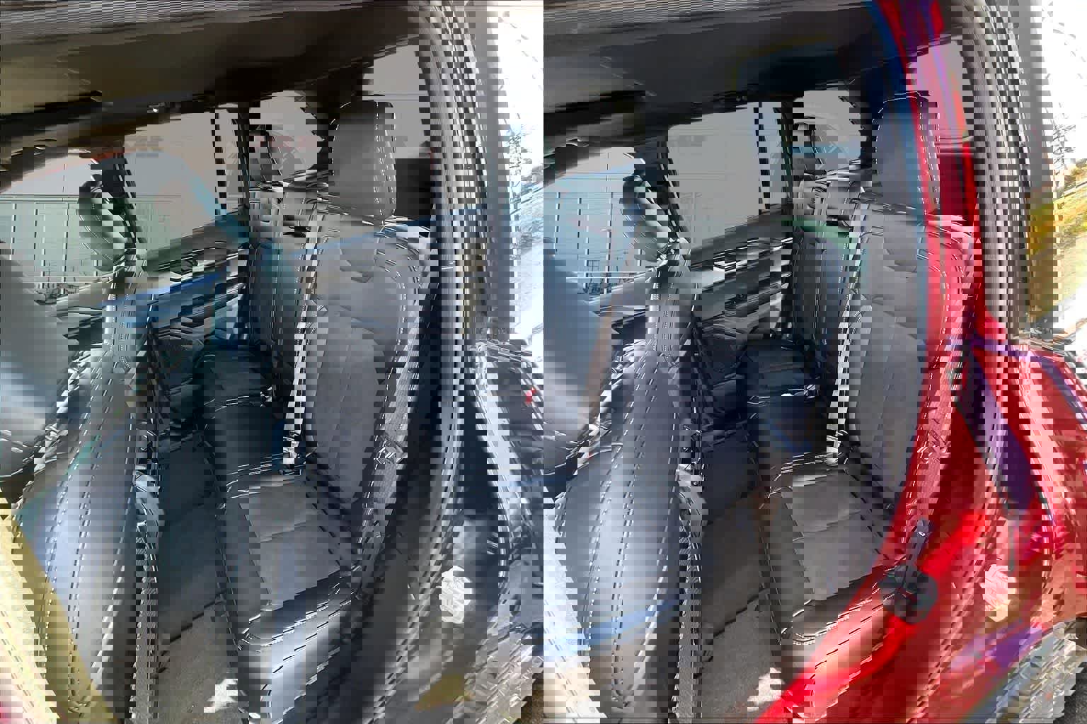 New 2025 Jeep Grand Cherokee Altitude image 13