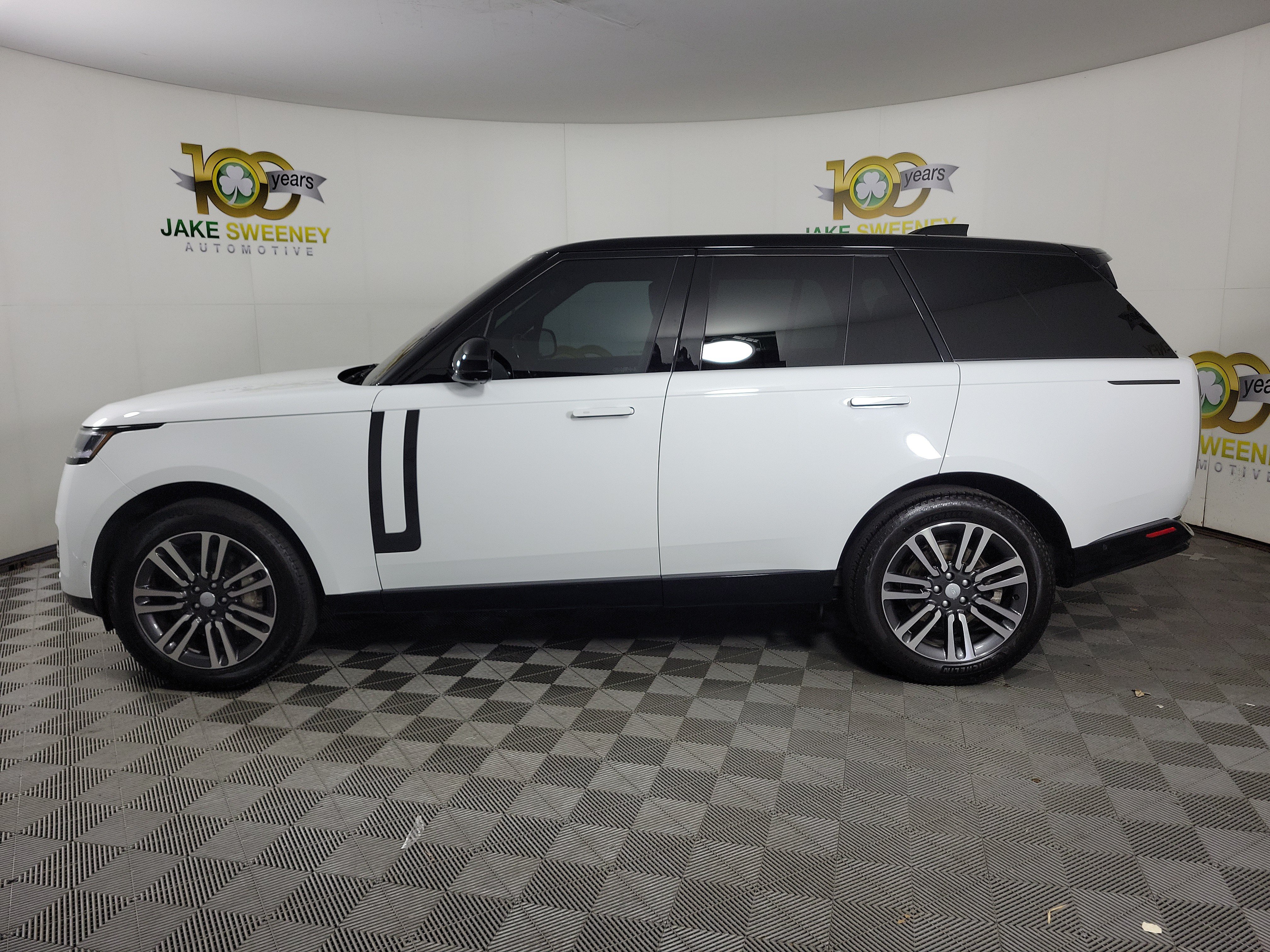 Used 2023 Land Rover Range Rover SE AWD/4WD image 4