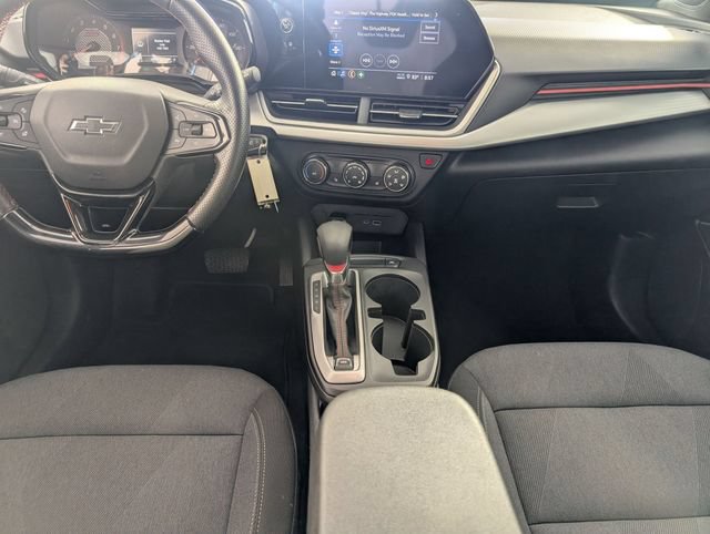 Used 2025 Chevrolet Trax RS FWD image 22