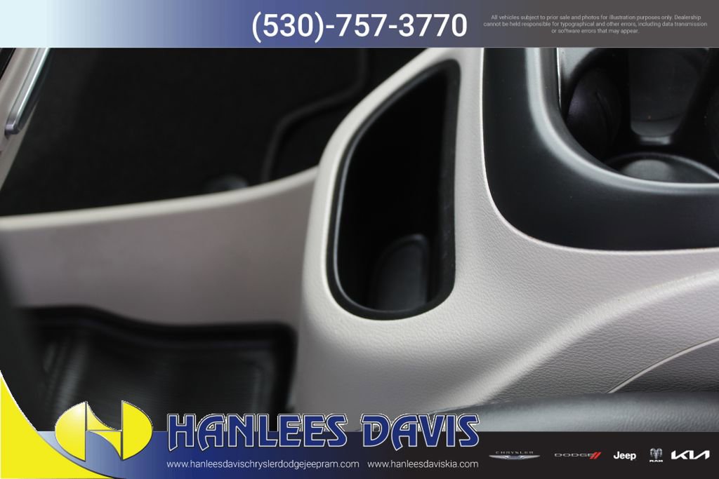 Used 2024 Chrysler Pacifica Touring-L image 16