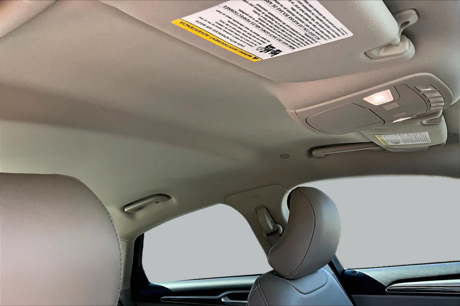 Used 2017 Ford Fusion Energi SE FWD image 13