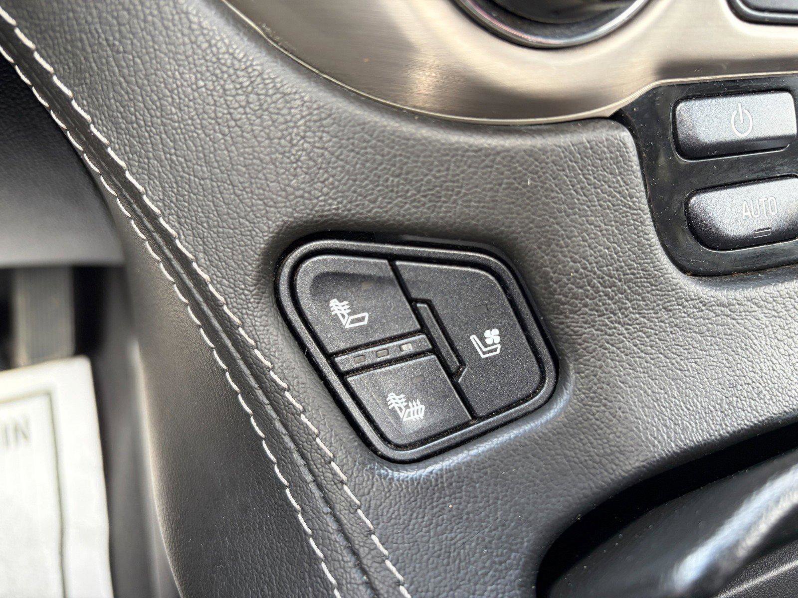 Used 2019 GMC Yukon XL Denali w/ Denali Ultimate Package image 17