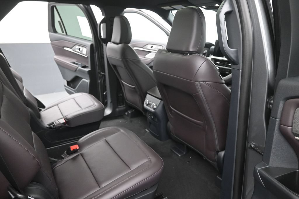Used 2025 GMC Sierra 3500 SLE AWD/4WD image 32