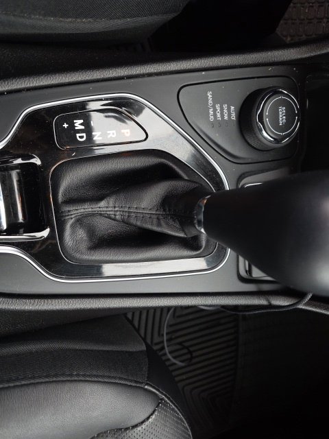 Used 2019 Jeep Cherokee Limited AWD/4WD image 7