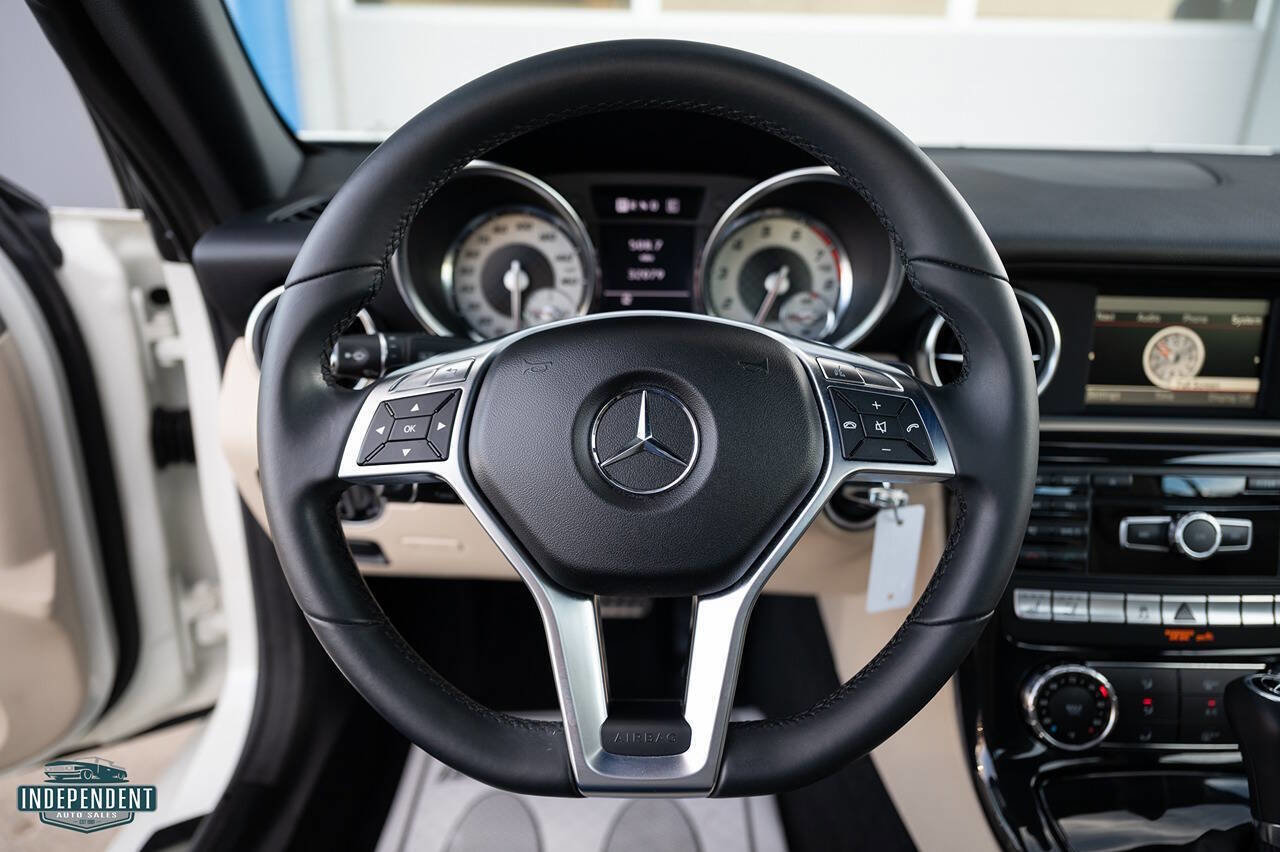 Used 2013 Mercedes-Benz SLK 250 image 19