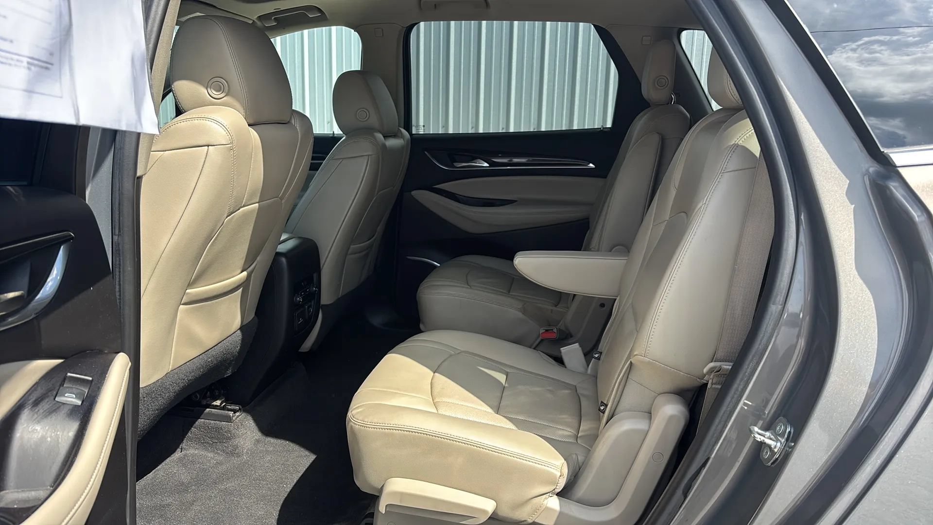 Used 2018 Buick Enclave Essence AWD/4WD image 19