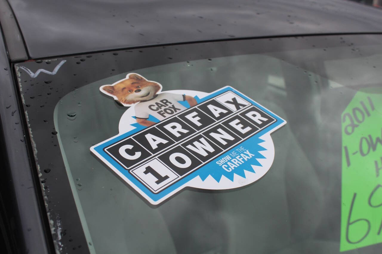 Used 2011 Toyota Prius Three image 19