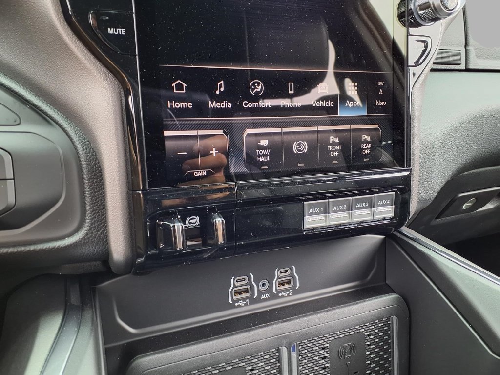 New 2027 RAM 3500 Laramie AWD/4WD image 9