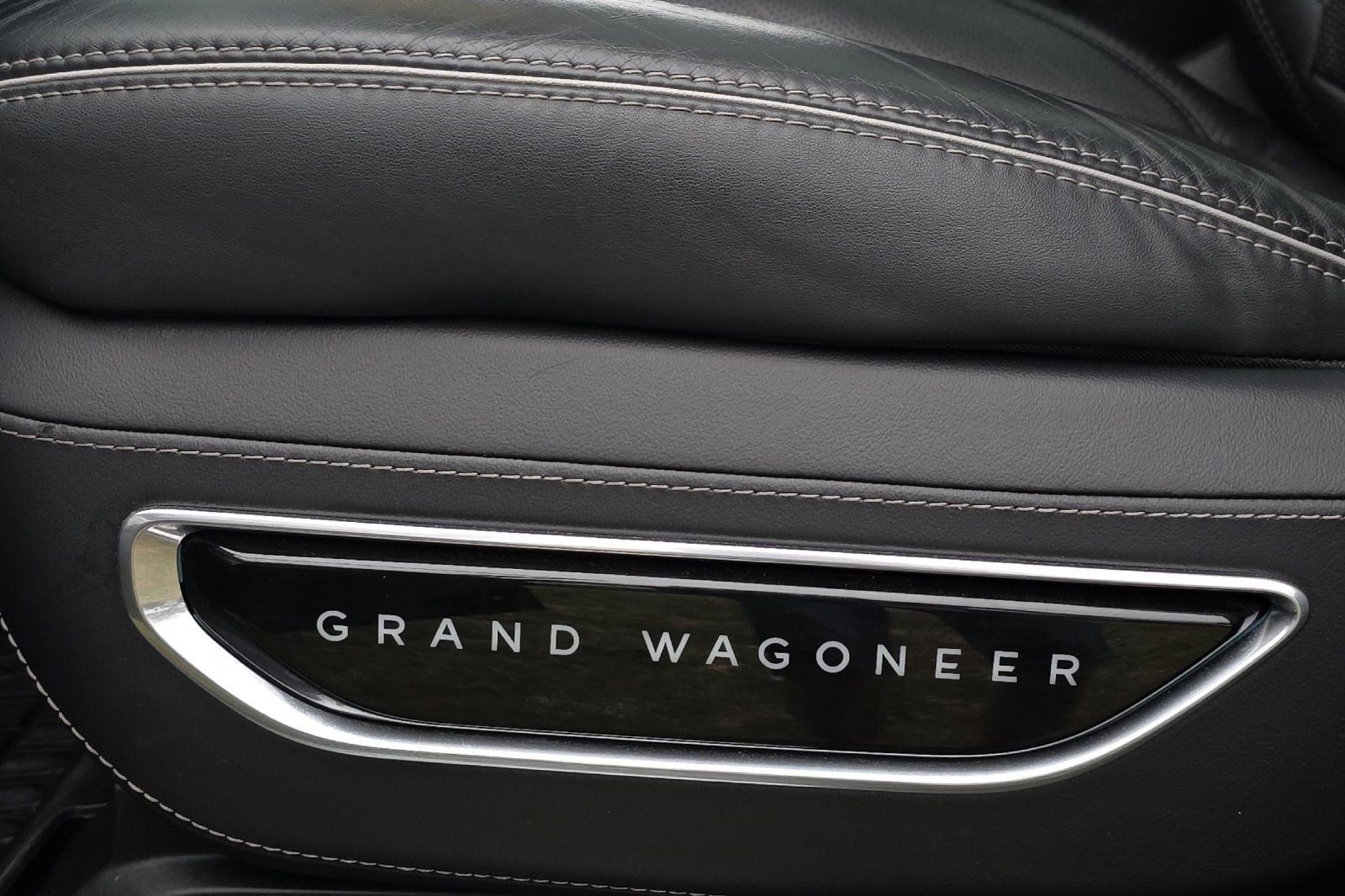 Used 2022 Jeep Grand Wagoneer Series II image 34