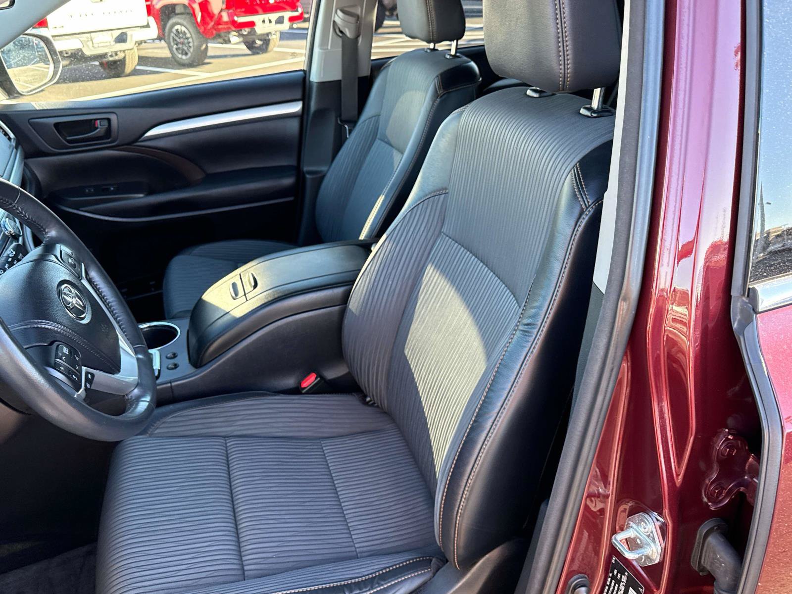 Used 2015 Toyota Highlander Plus AWD/4WD image 11