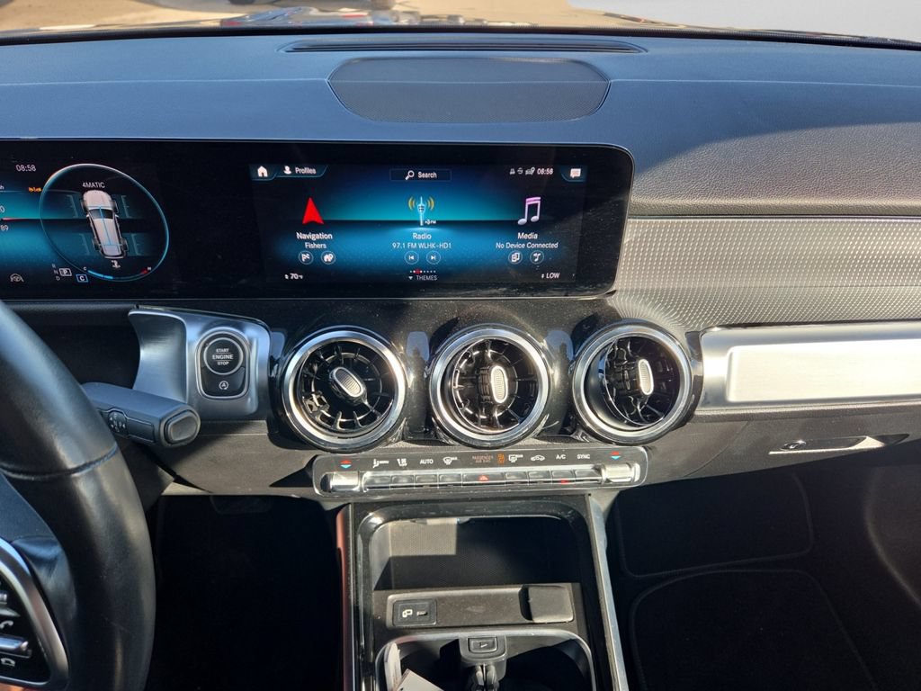 Used 2023 Mercedes-Benz GLB 250 4MATIC w/ Premium Package image 22