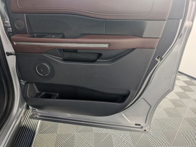 Used 2023 Ford Expedition Max Limited image 36
