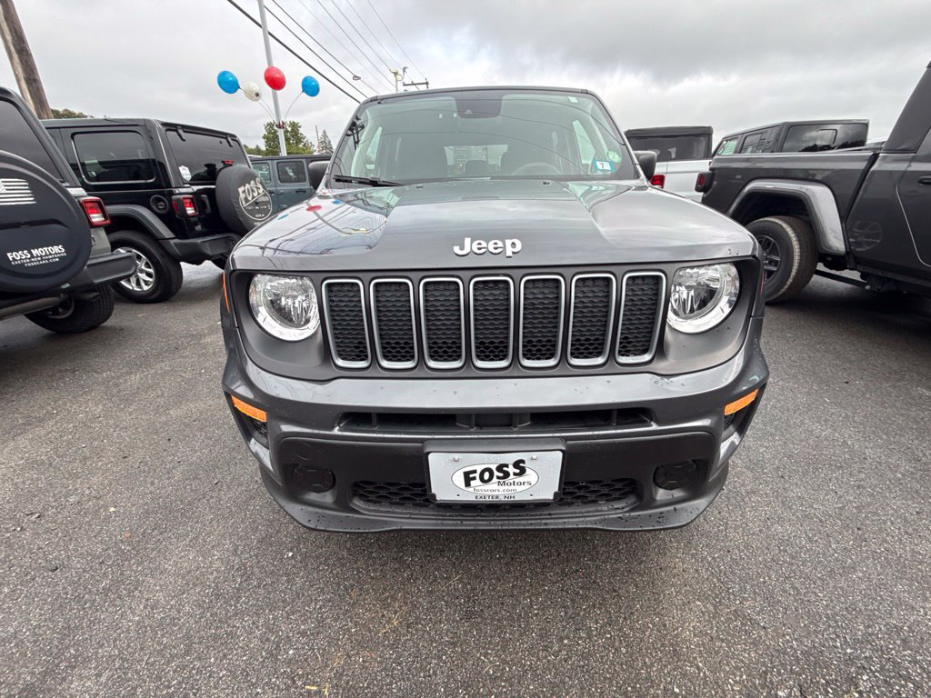 Certified 2023 Jeep Renegade Latitude AWD/4WD image 8