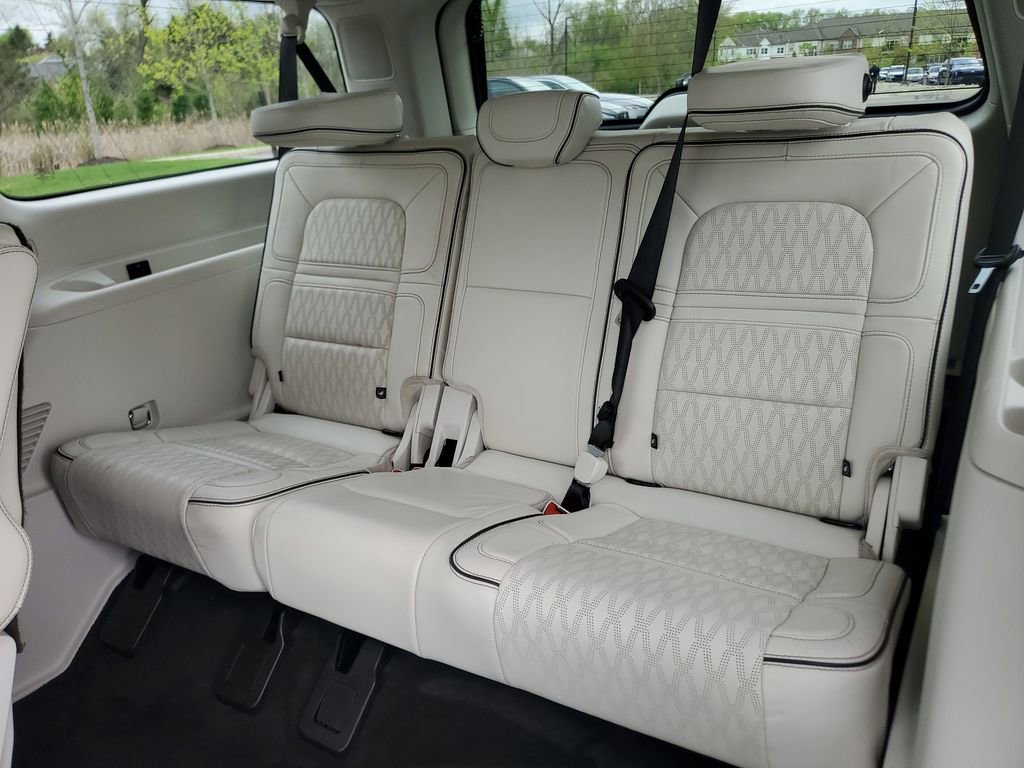 Used 2022 Lincoln Navigator L Black Label AWD/4WD image 32