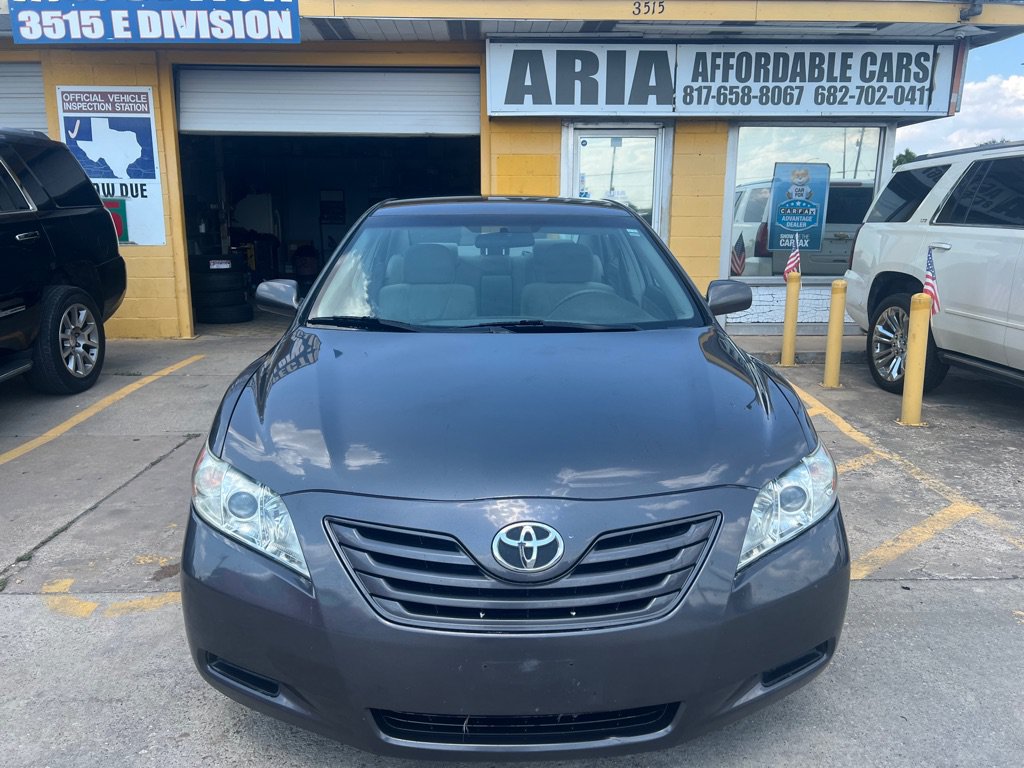 Used 2009 Toyota Camry LE FWD image 2