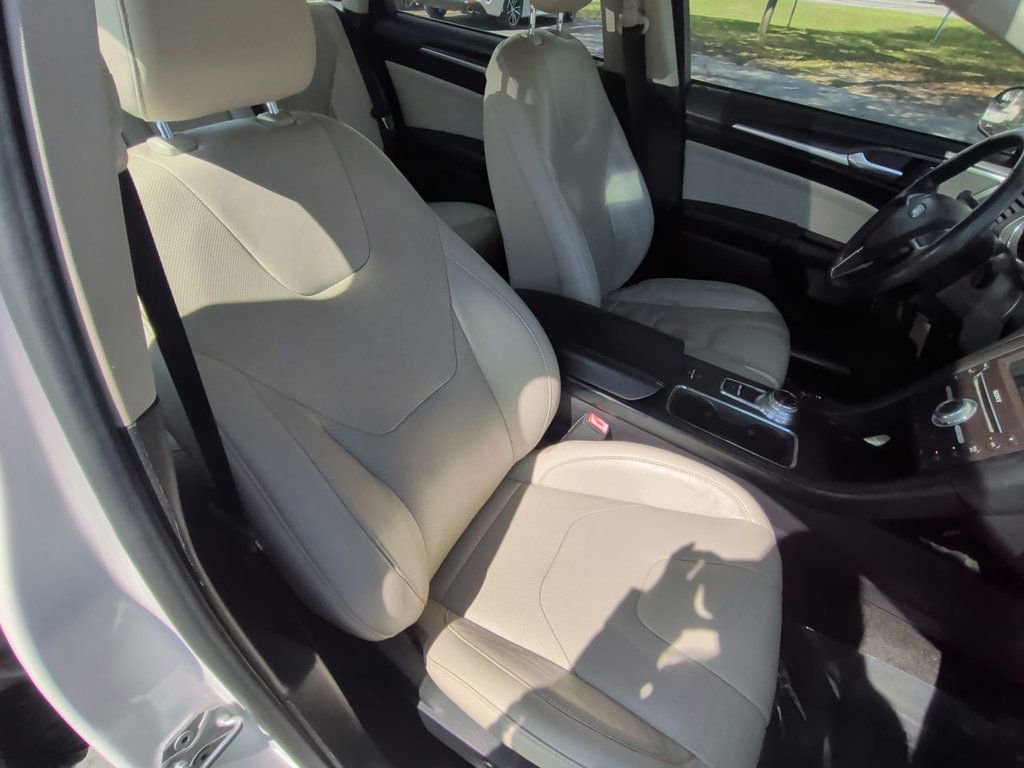 Used 2018 Ford Fusion Titanium FWD image 22