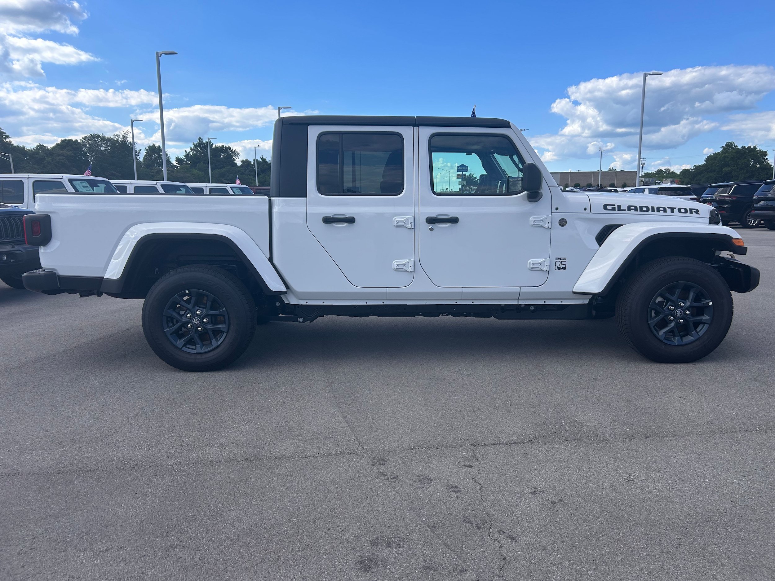 New 2026 Jeep Gladiator Sport AWD/4WD image 2