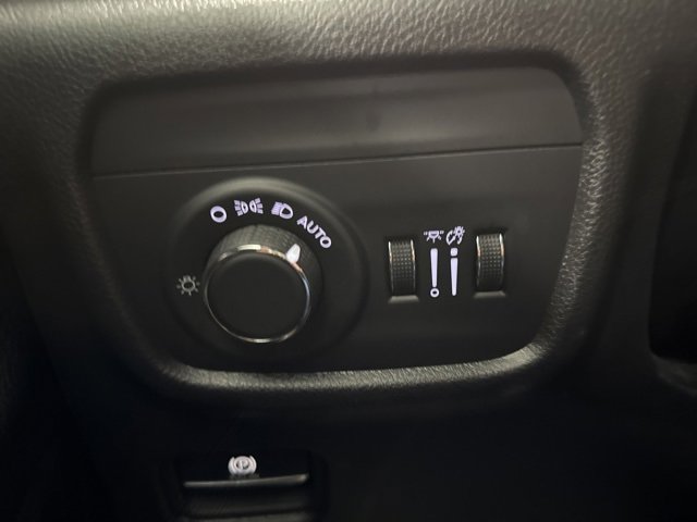 Used 2024 Jeep Grand Cherokee Altitude image 21