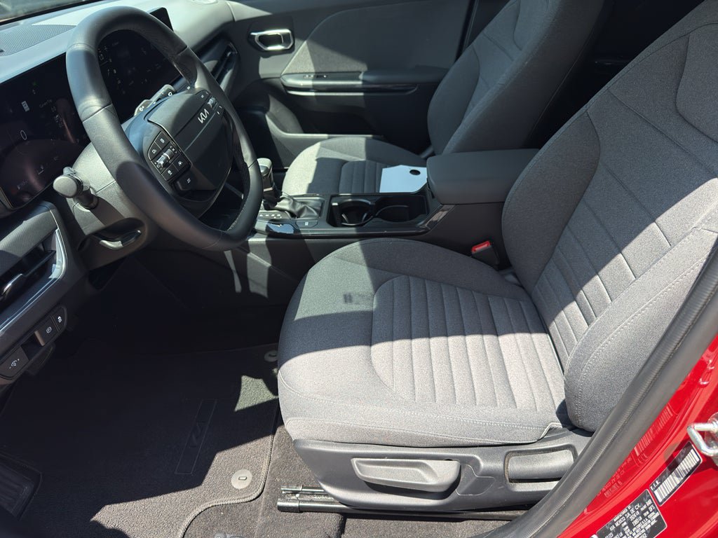 Used 2025 Kia K4 EX FWD image 11
