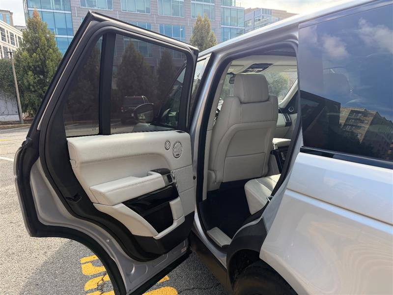 Used 2014 Land Rover Range Rover HSE AWD/4WD image 26