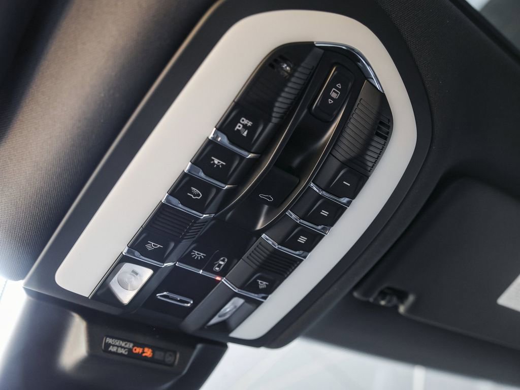 Certified 2026 Porsche Macan Turbo AWD/4WD image 30