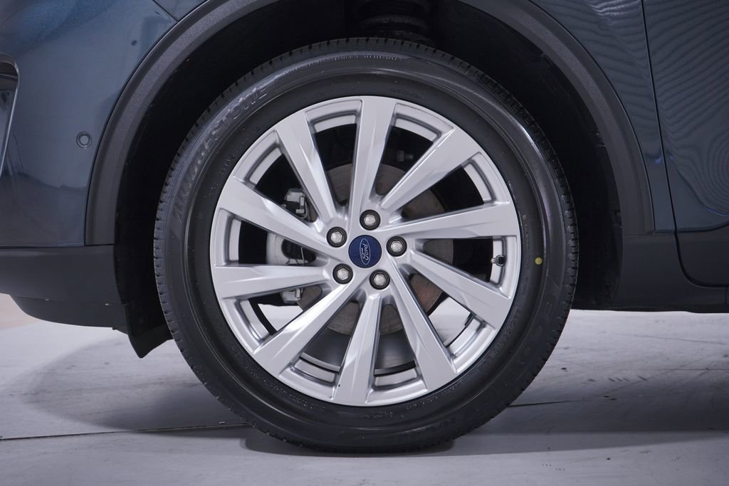 Used 2022 Ford Escape Titanium w/ Titanium Elite Package image 2