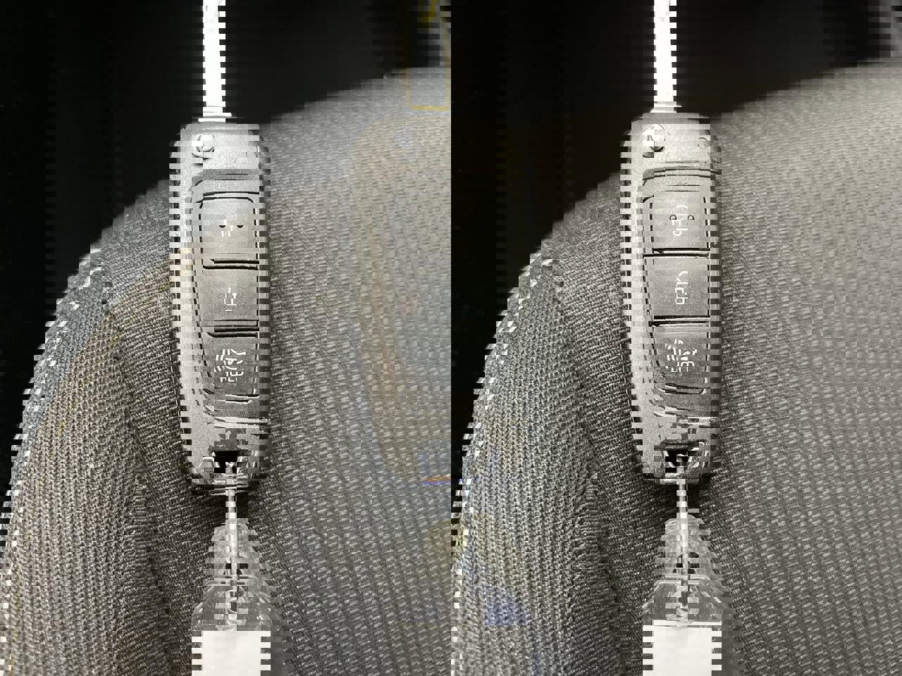 Used 2021 Hyundai Venue SEL image 20