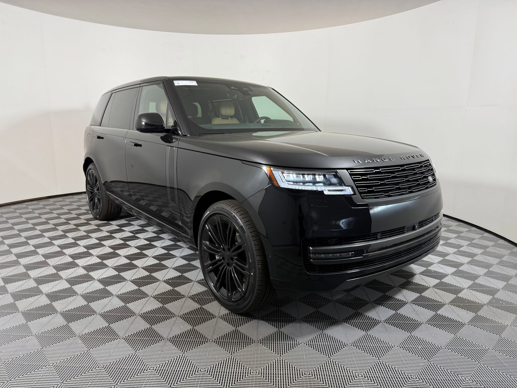 New 2026 Land Rover Range Rover Long Wheelbase SE image 8