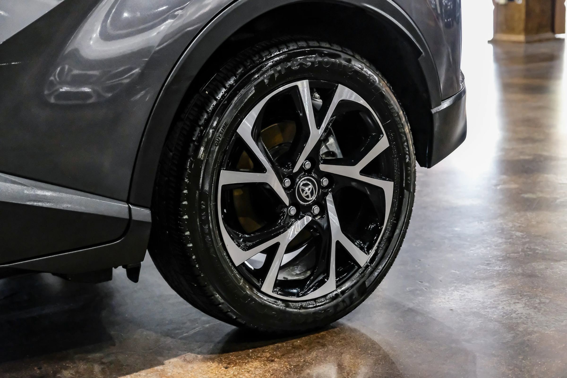 Used 2019 Toyota C-HR XLE FWD image 54