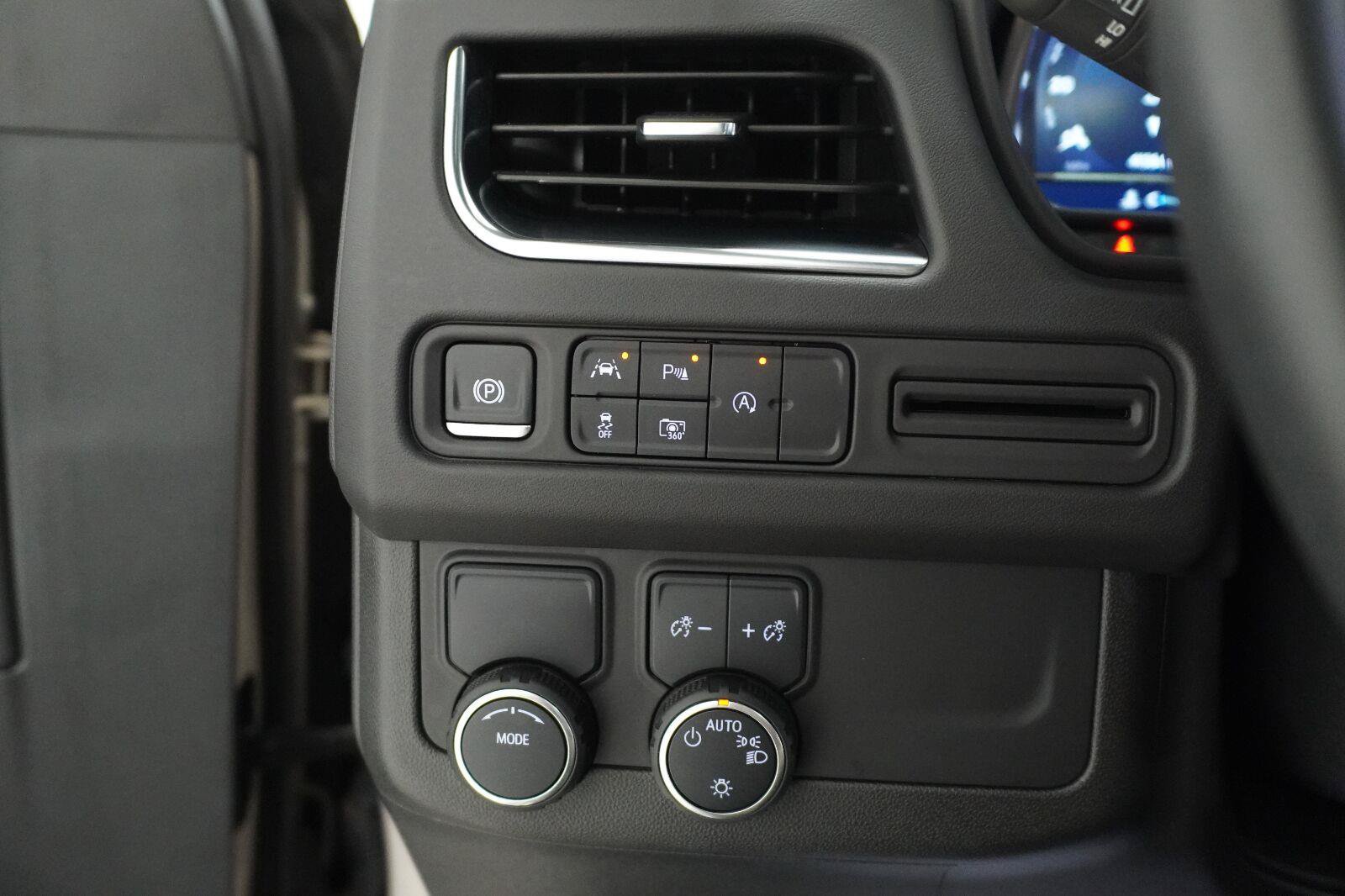 Used 2024 Chevrolet Tahoe RST w/ Luxury Package RWD image 12
