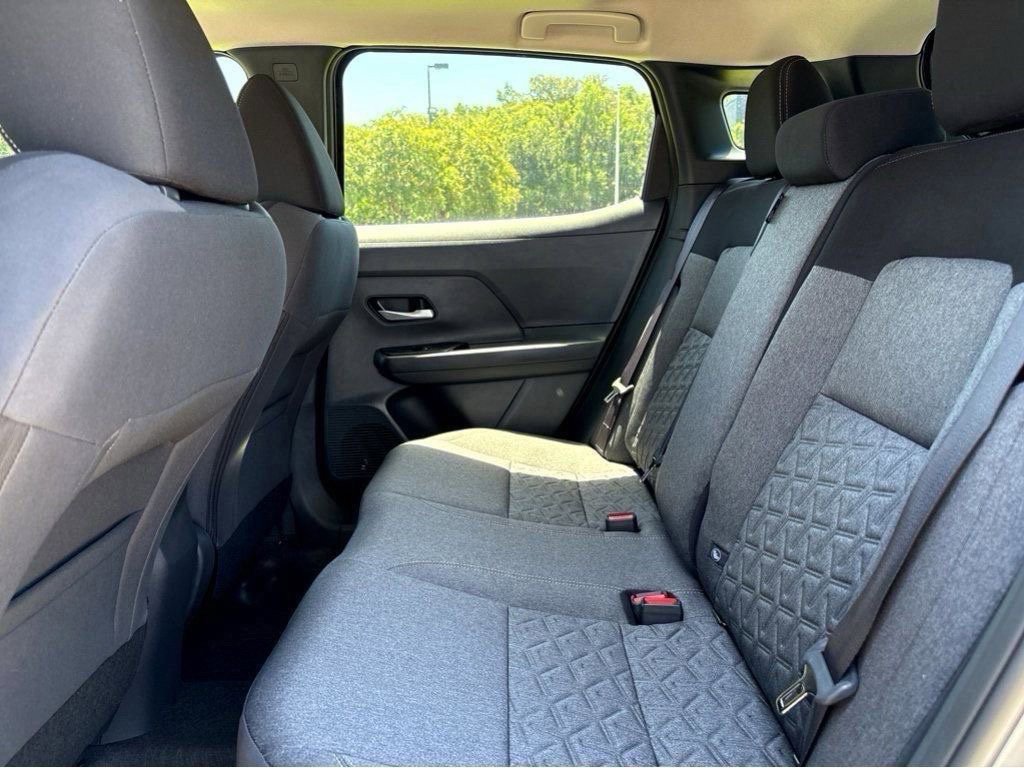 Used 2025 Nissan Kicks SV FWD image 21