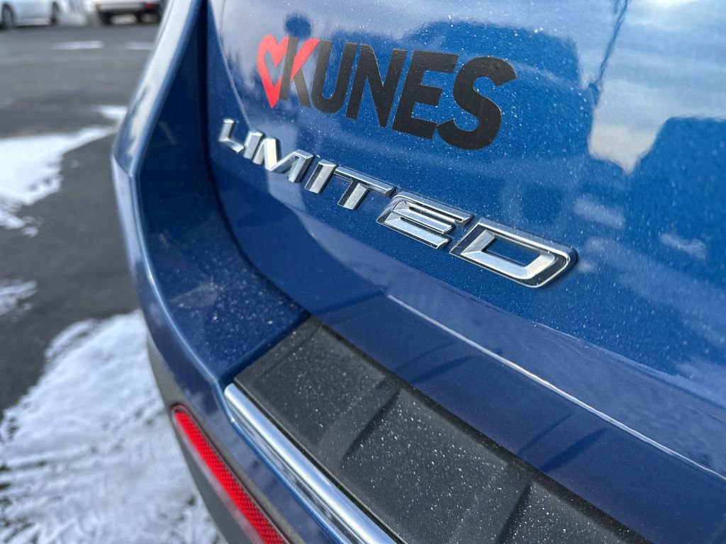 Used 2022 Ford Explorer Limited image 14