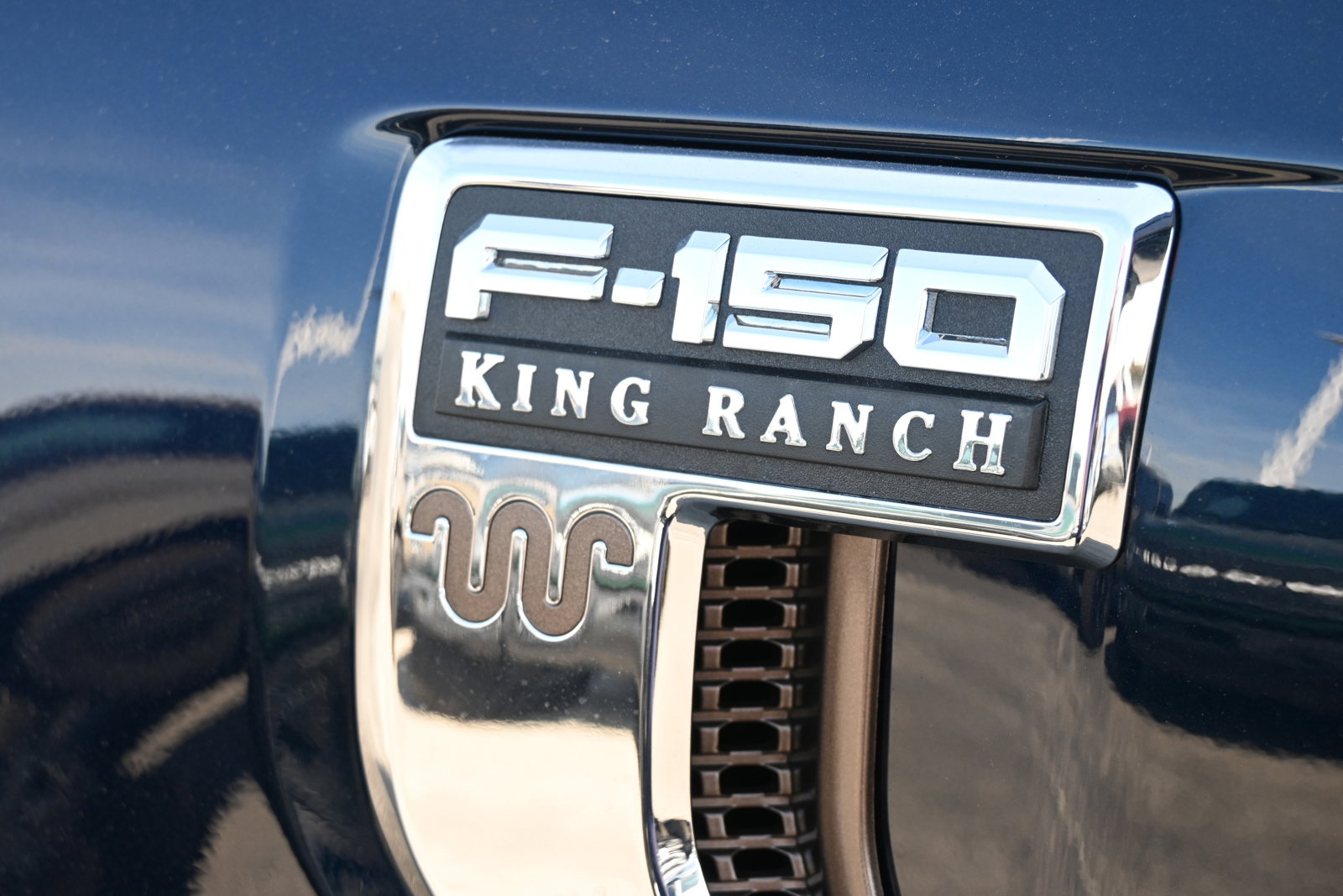 New 2025 Ford F150 King Ranch w/ FX4 Off-Road Package image 14
