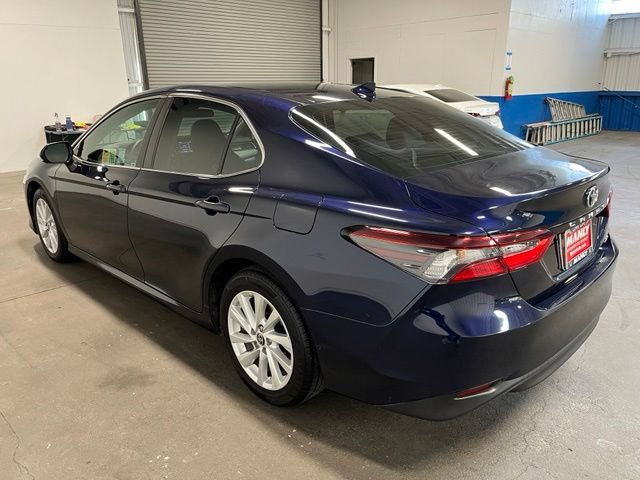 Used 2022 Toyota Camry LE FWD image 5