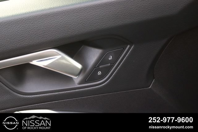 Used 2025 Audi Q3 2.0T Premium AWD/4WD image 12