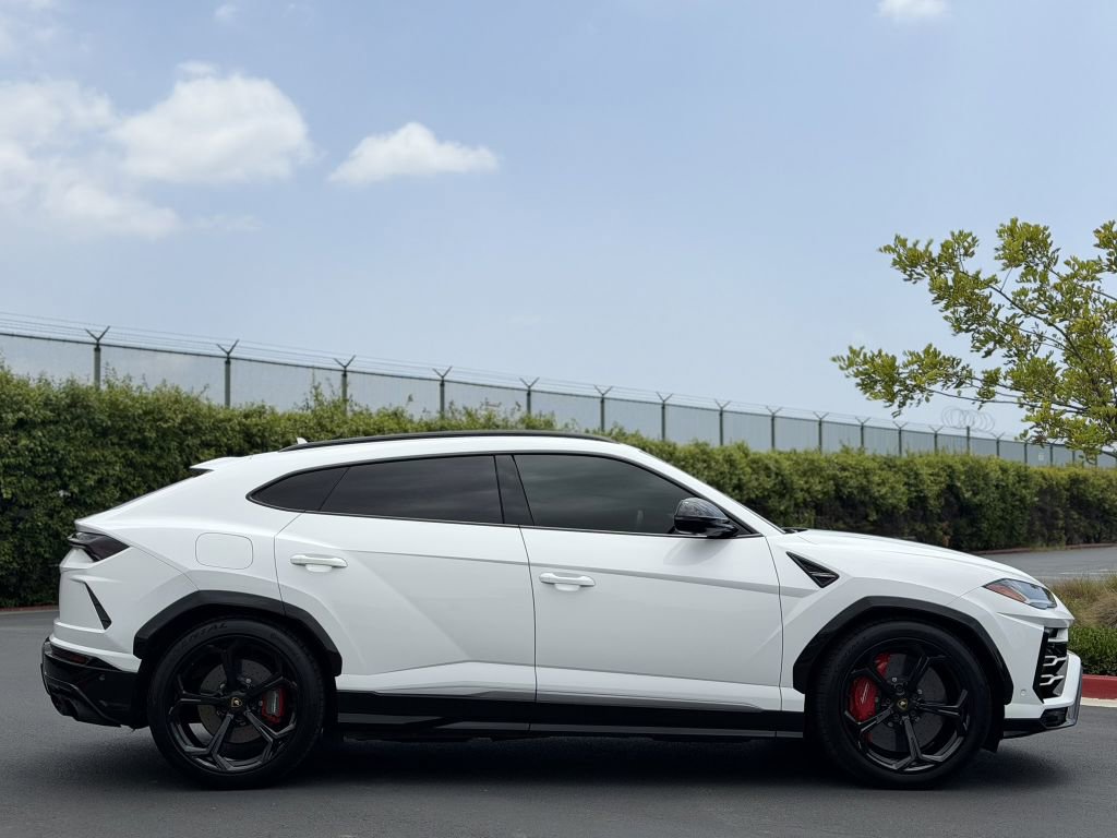 Used 2021 Lamborghini Urus AWD/4WD image 12